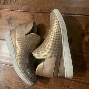 Rose gold Mia wedge tennis shoes